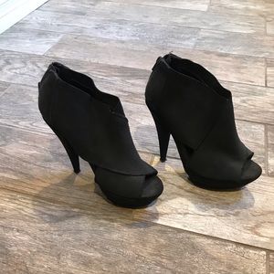 Jessica Simpson Black Pumps Good Condition